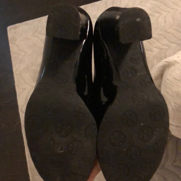 Tory Burch patent block heel pumps - Picture 5 of 6